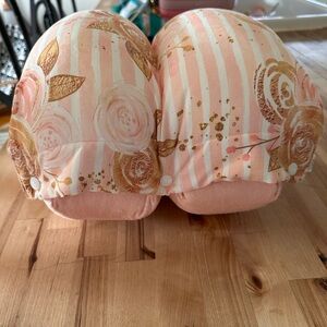 Potable feeding pillow